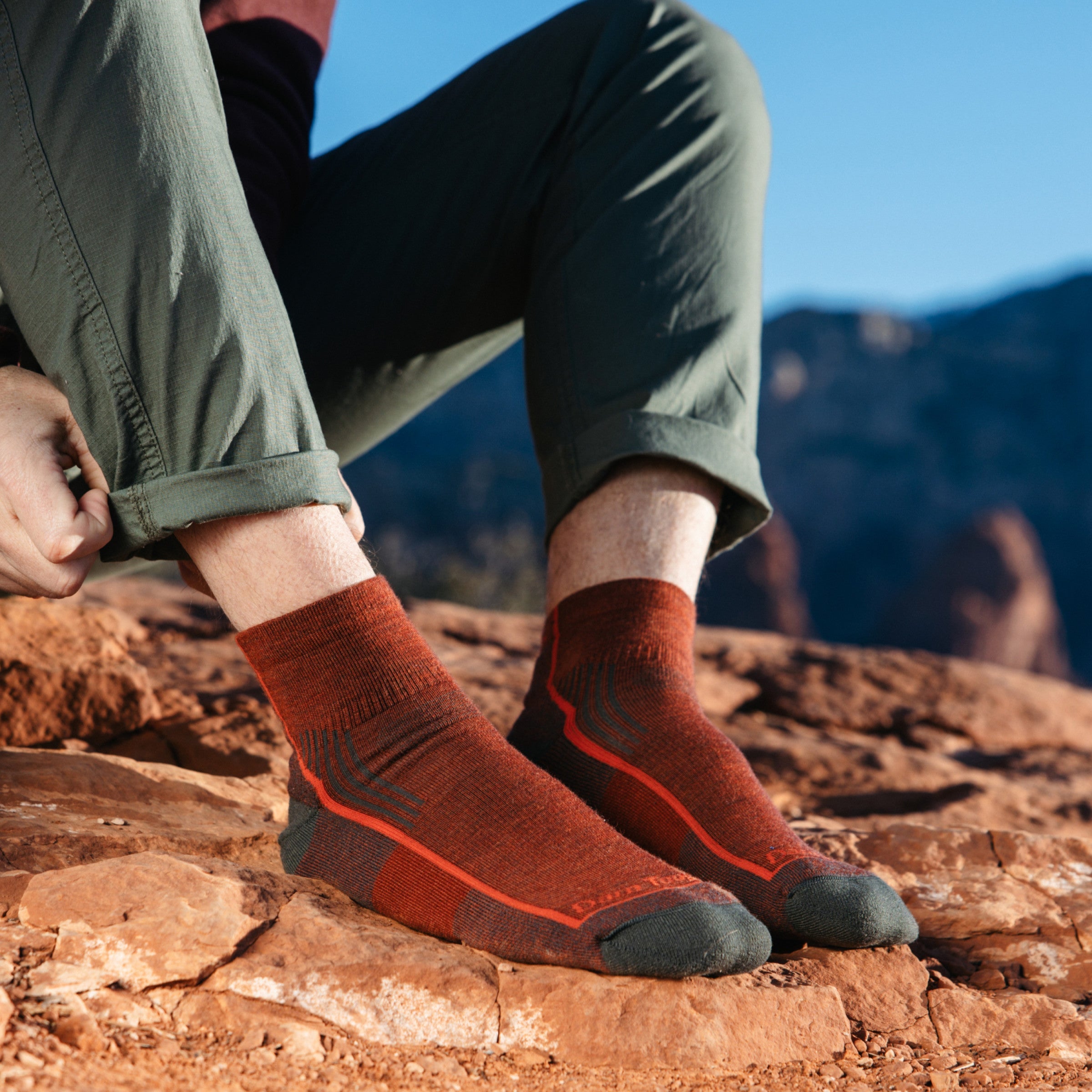 Men's Hiker Quarter Midweight Hiking Socks