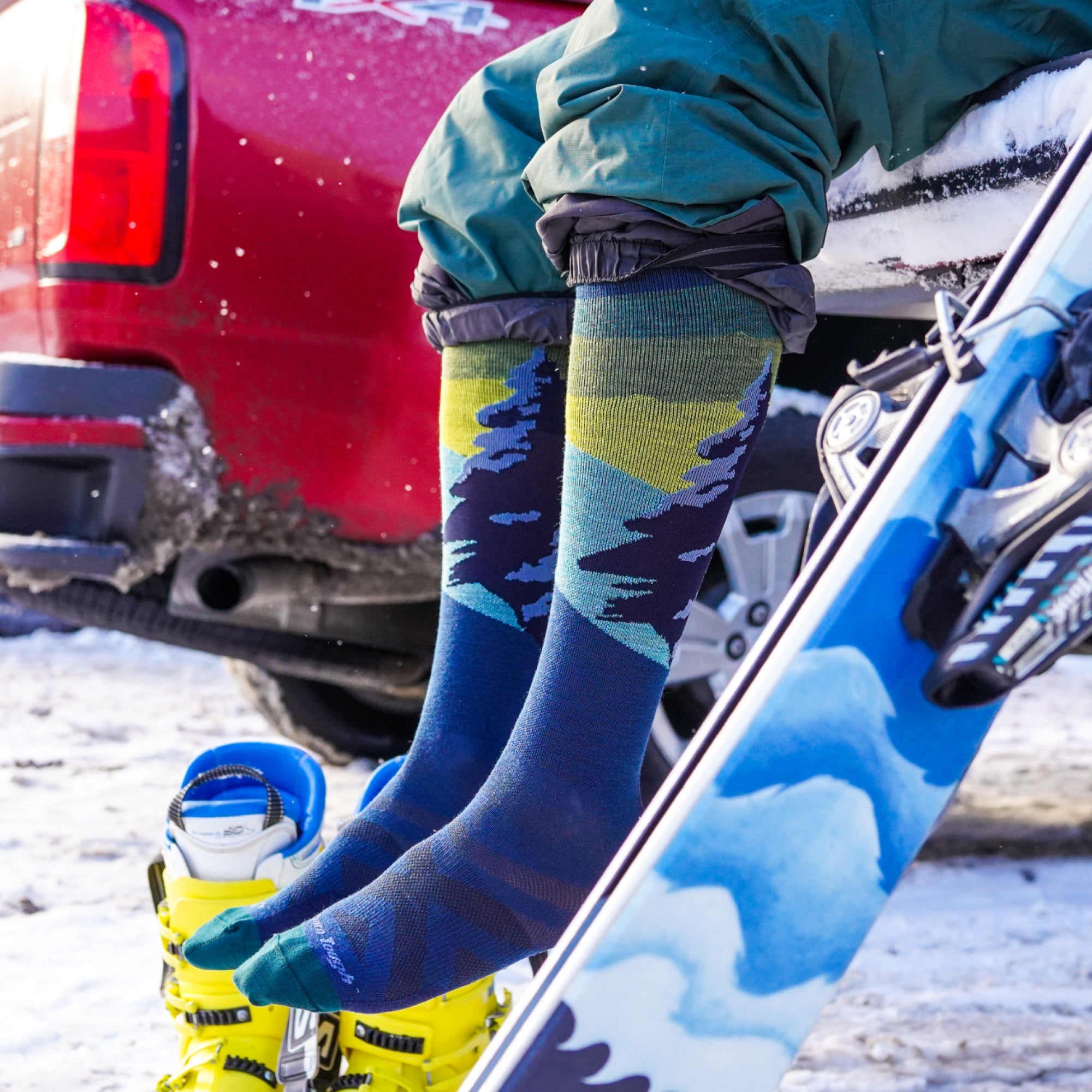 Men's Solstice Over-the-Calf Lightweight Ski & Snowboard Socks